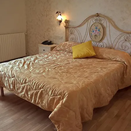 Cecco Di Nara Hotel Massarosa Room photo