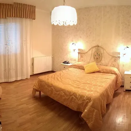 Cecco Di Nara Hotel Massarosa Room photo