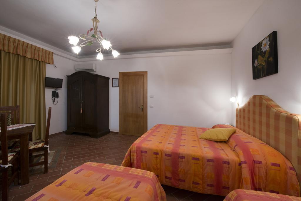 Hotel Cecco Di Nara 2*