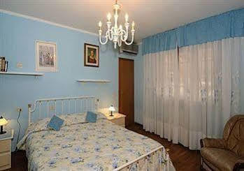 Cecco Di Nara Hotel 2*